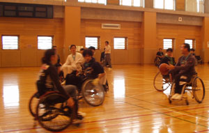 車椅子バスケットボールの様子２